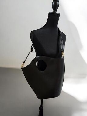 A New Day Tote Bag With Magnetic Closures EUC!